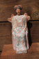 Preview: Tanagra sitzend mit Haube, handbemalt, Terrakotta, 15,9 cm, 8,8 cm breit